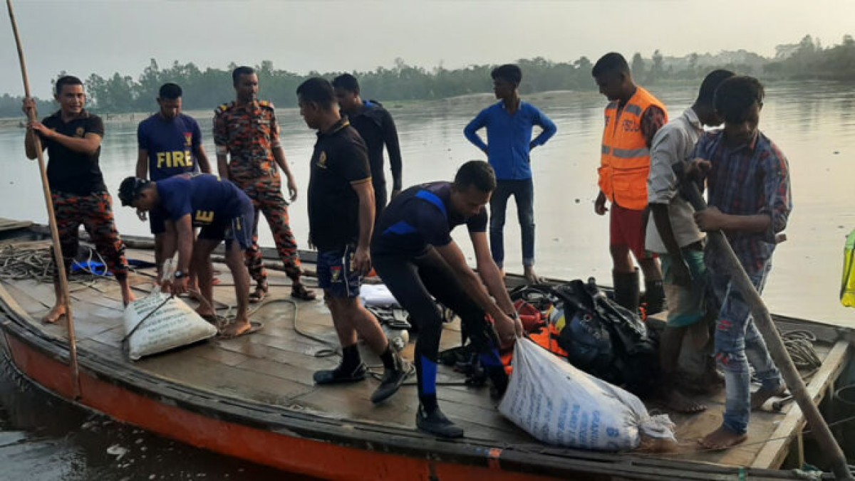 পঞ্চগড়ে নৌকাডুবির ঘটনায় মৃত বেড়ে ৩০